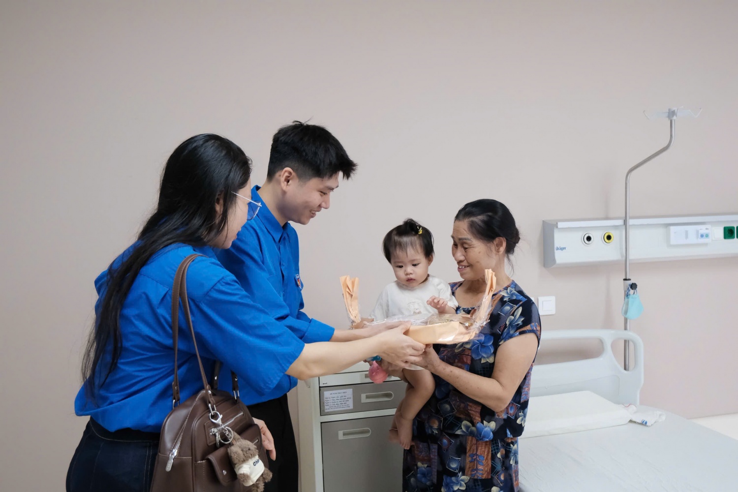 Đoàn Thanh niên PV Power lan tỏa yêu thương đến các bệnh nhi nhân Ngày Quốc tế Thiếu nhi