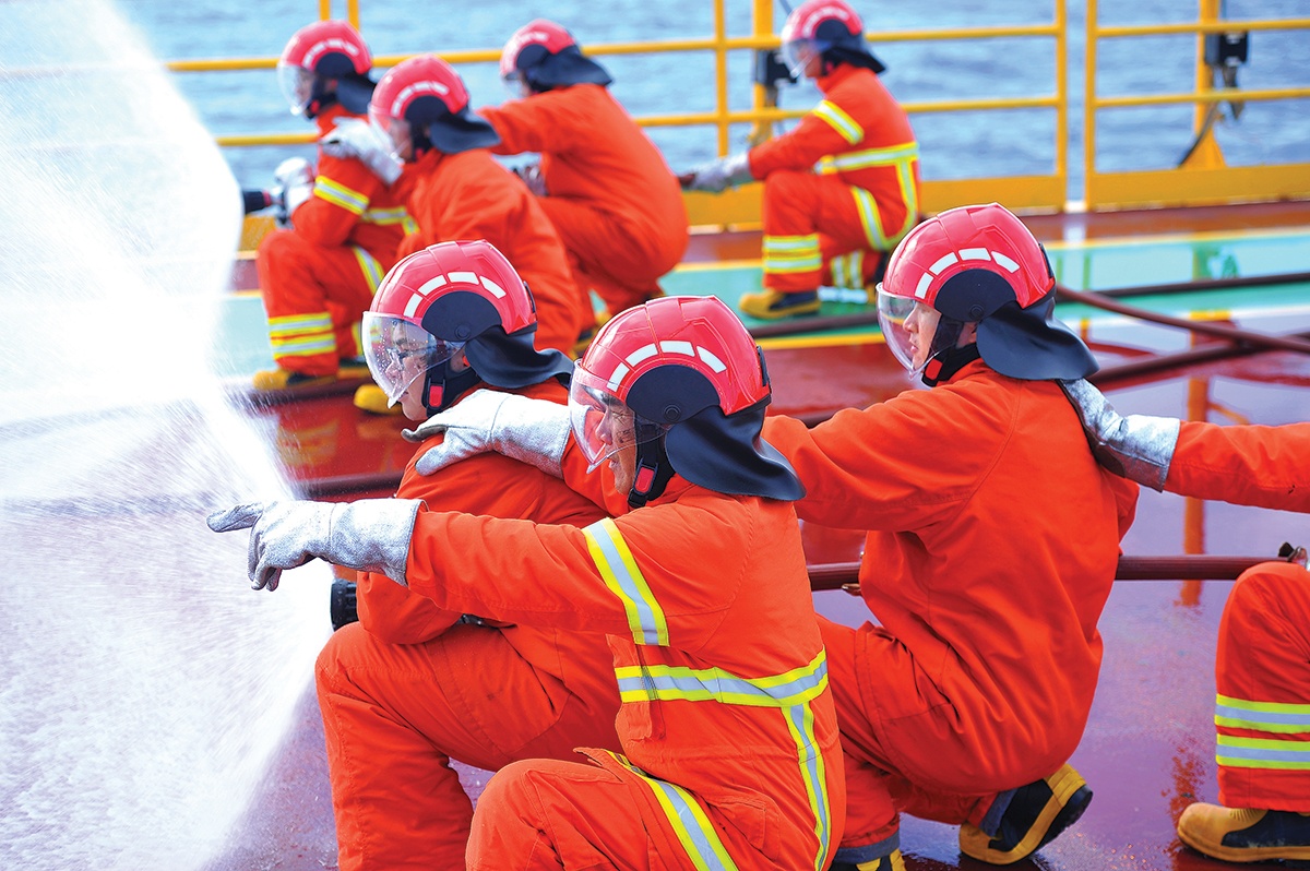 Gìn giữ màu xanh của biển