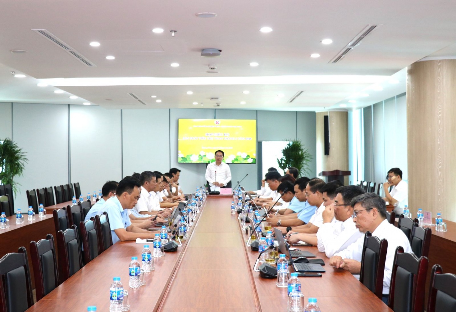 TKV - sản xuất đủ than cho các nhà máy điện 