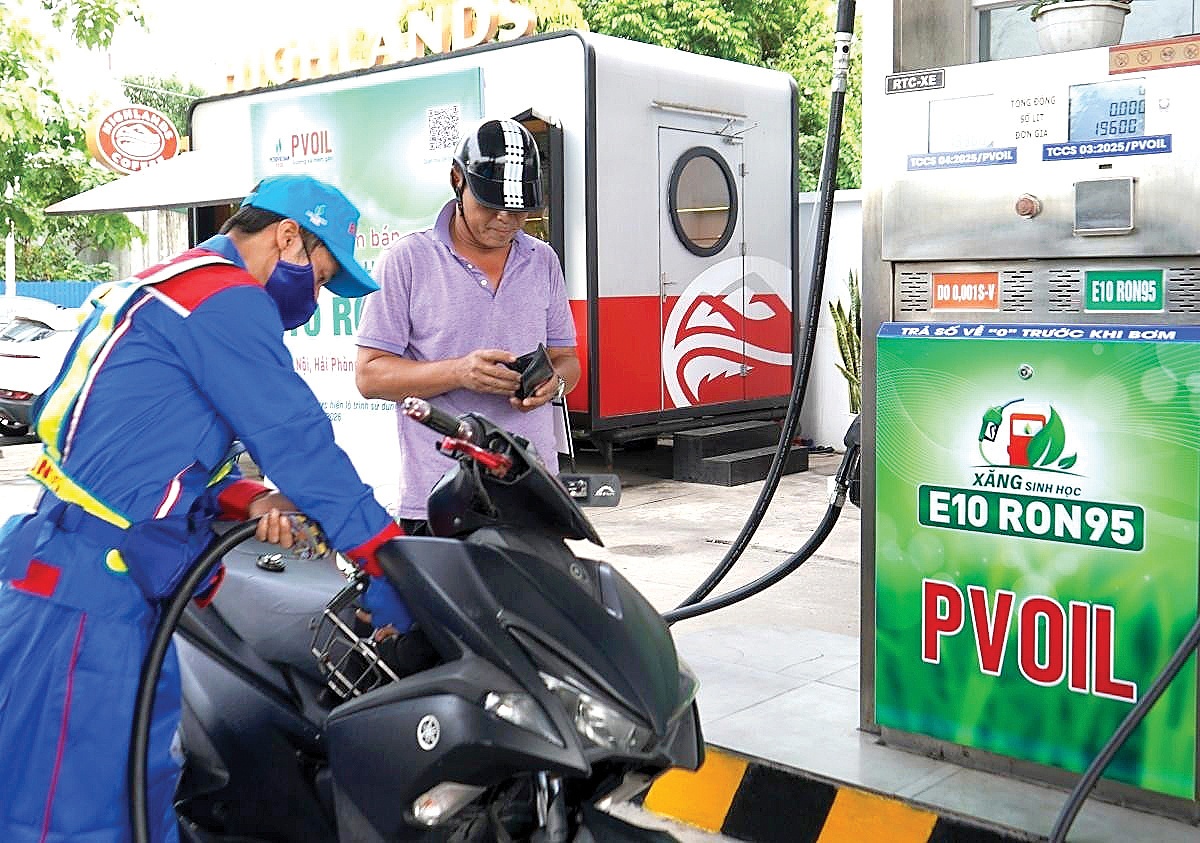 Petrovietnam: Tiên phong kích hoạt chuỗi cung ứng xăng sinh học E10 Petrovietnam: Tiên phong kích hoạt chuỗi cung ứng xăng sinh học E10