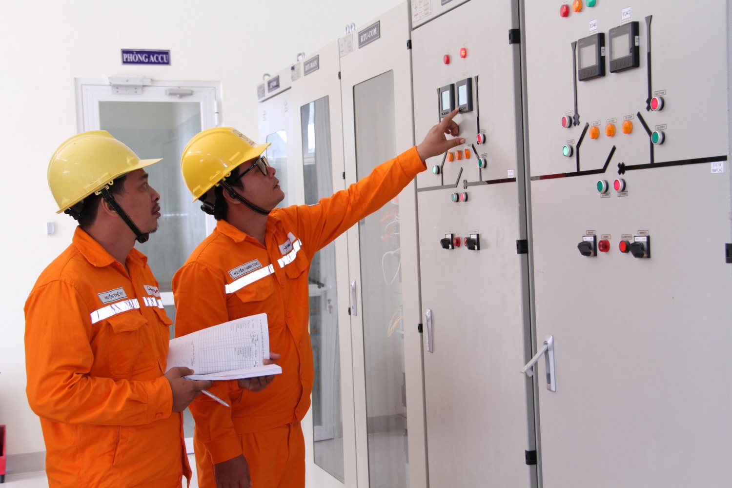 Bộ Công Thương cắt giảm 61% điều kiện kinh doanh trong lĩnh vực điện lực