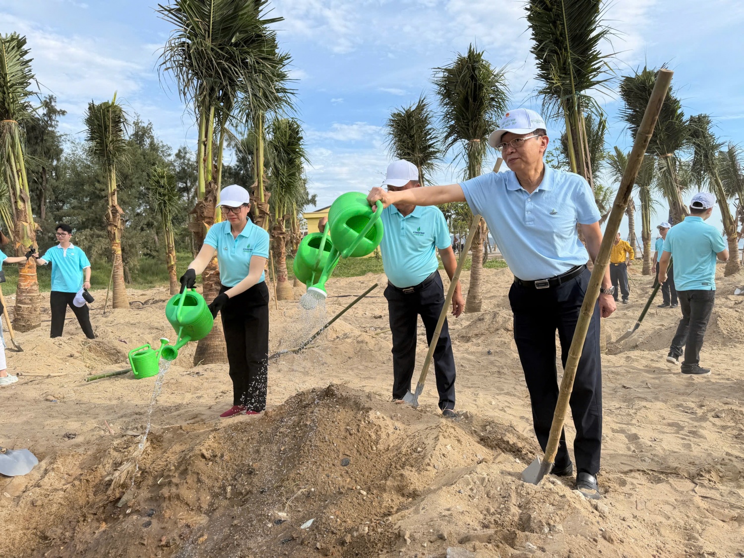 Phát động phong trào toàn dân bảo vệ môi trường vì một Việt Nam xanh - sạch - đẹp