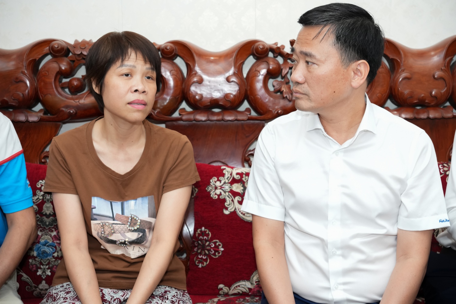 Công đoàn Petrovietnam trao “Những món quà từ Đại hội” động viên người lao động mắc bệnh hiểm nghèo tại Hải Phòng và Ninh Bình