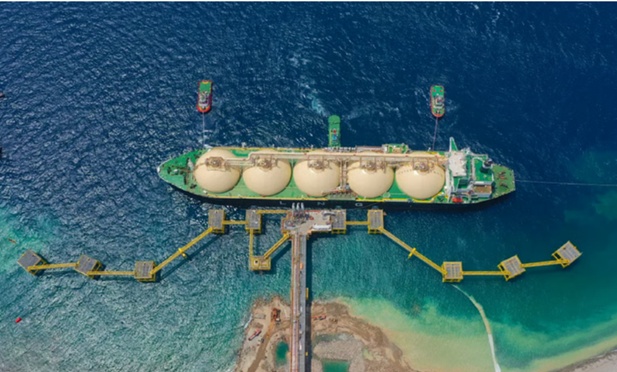 Giá LNG giao ngay tại châu Á tăng mạnh do tắc nghẽn ở Hormuz