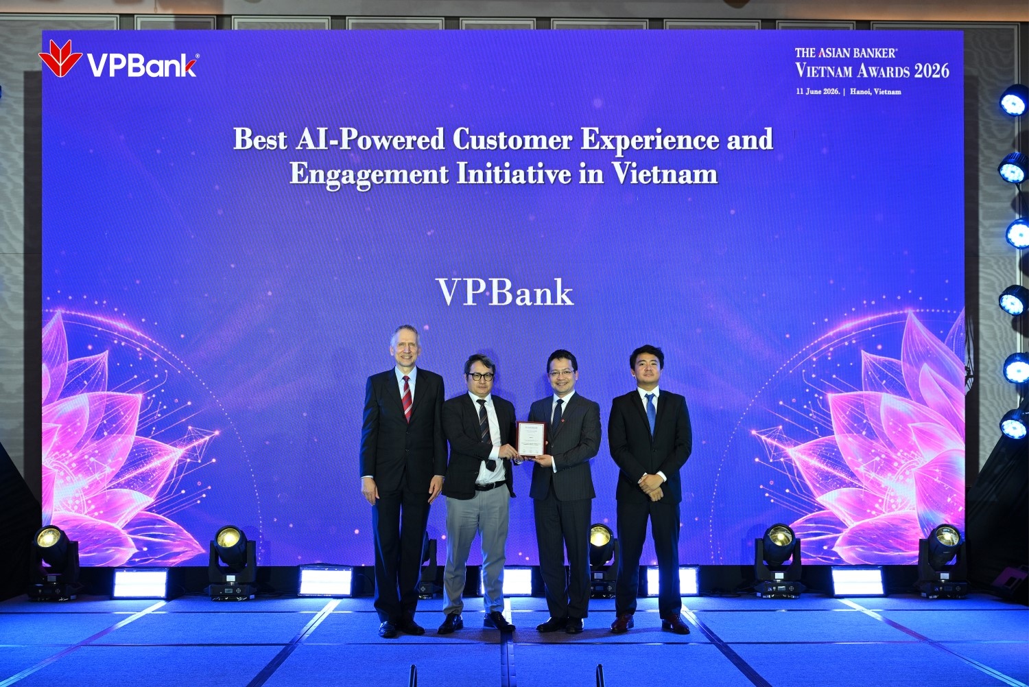 VPBank nhận 3 giải thưởng ngành ngân hàng tại giải thưởng The Asian Banker VPBank nhận 3 giải thưởng ngành ngân hàng tại giải thưởng The Asian Banker