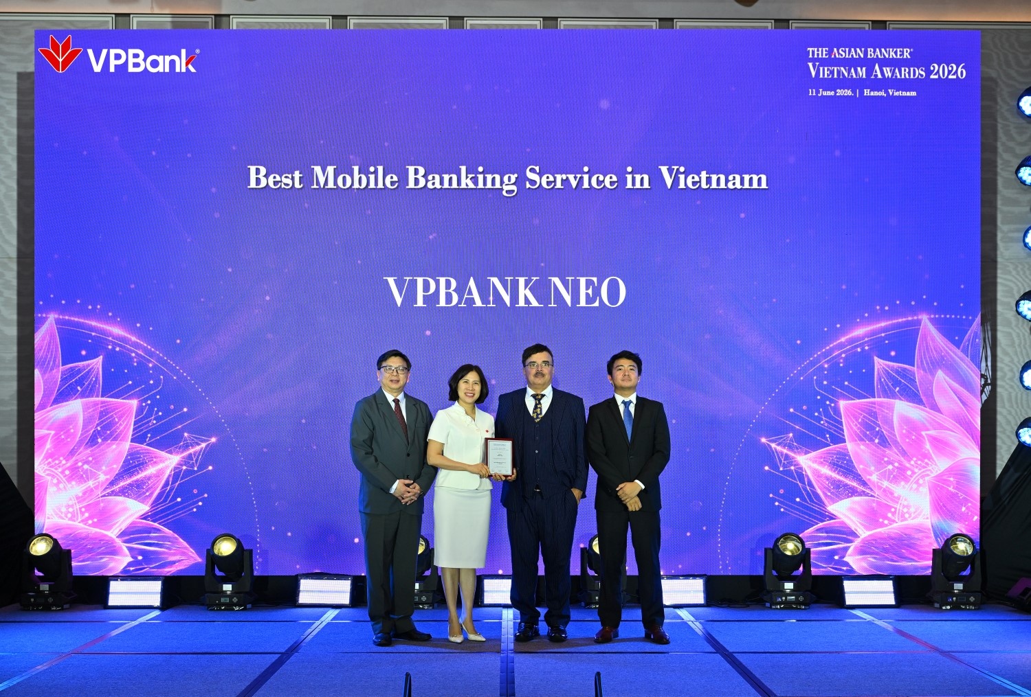 VPBank nhận 3 giải thưởng ngành ngân hàng tại giải thưởng The Asian Banker VPBank nhận 3 giải thưởng ngành ngân hàng tại giải thưởng The Asian Banker