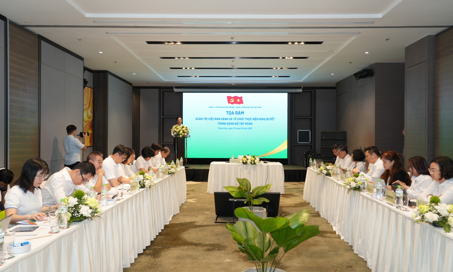 Petrovietnam nâng cao hiệu quả quản trị việc ban hành và tổ chức thực hiện nghị quyết