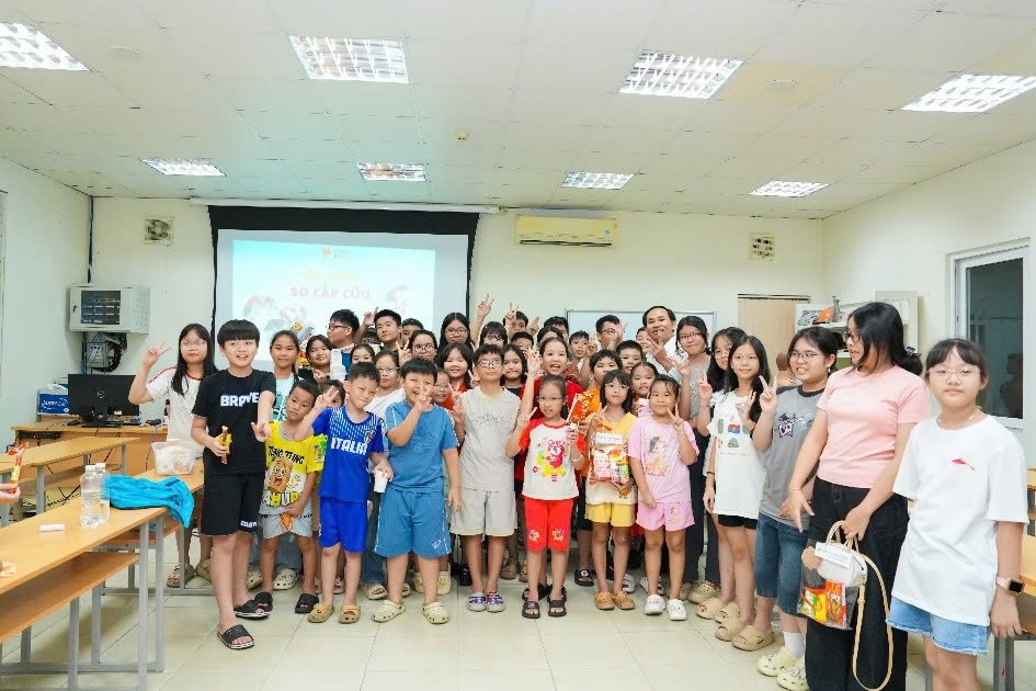 Thanh niên PTSC M&C trang bị kỹ năng sơ cấp cứu cho thiếu nhi trong dịp hè 2026
