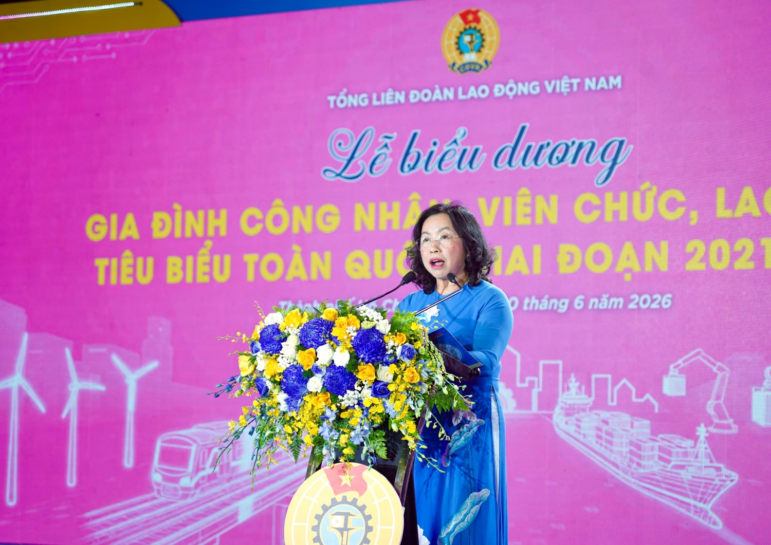 Hai gia đình người lao động Petrovietnam được tuyên dương “Gia đình tiêu biểu toàn quốc”