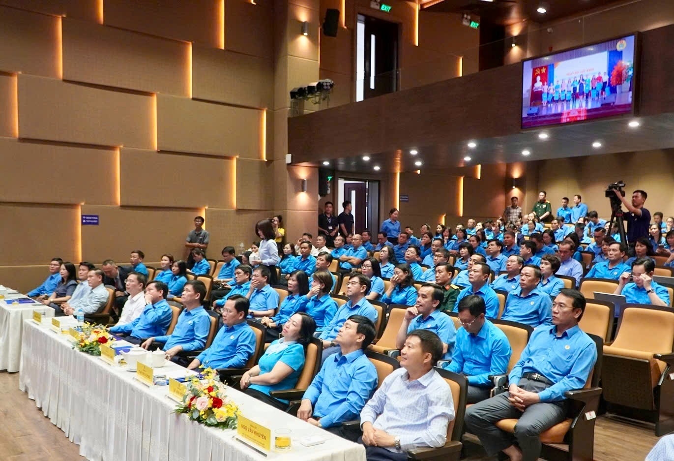 Công đoàn Petrovietnam được vinh danh đạt thành tích xuất sắc trong Tháng Công nhân và Tháng hành động về ATVSLĐ năm 2026