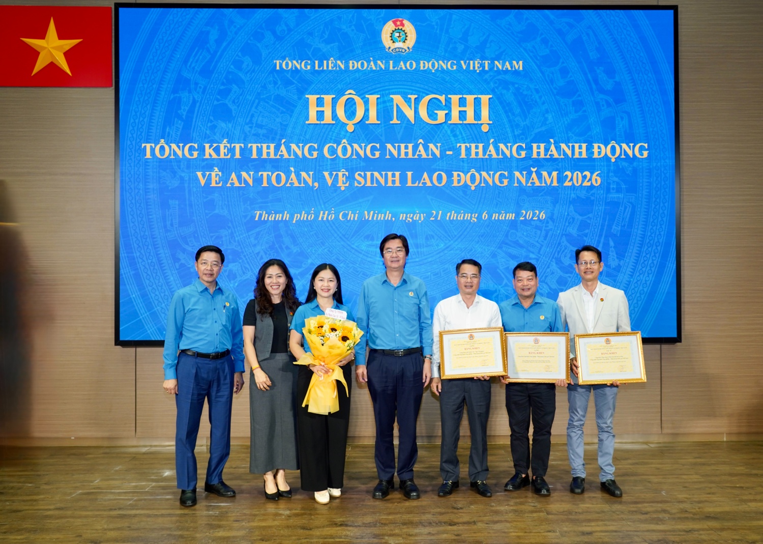 Công đoàn Petrovietnam được vinh danh đạt thành tích xuất sắc trong Tháng Công nhân và Tháng hành động về ATVSLĐ năm 2026