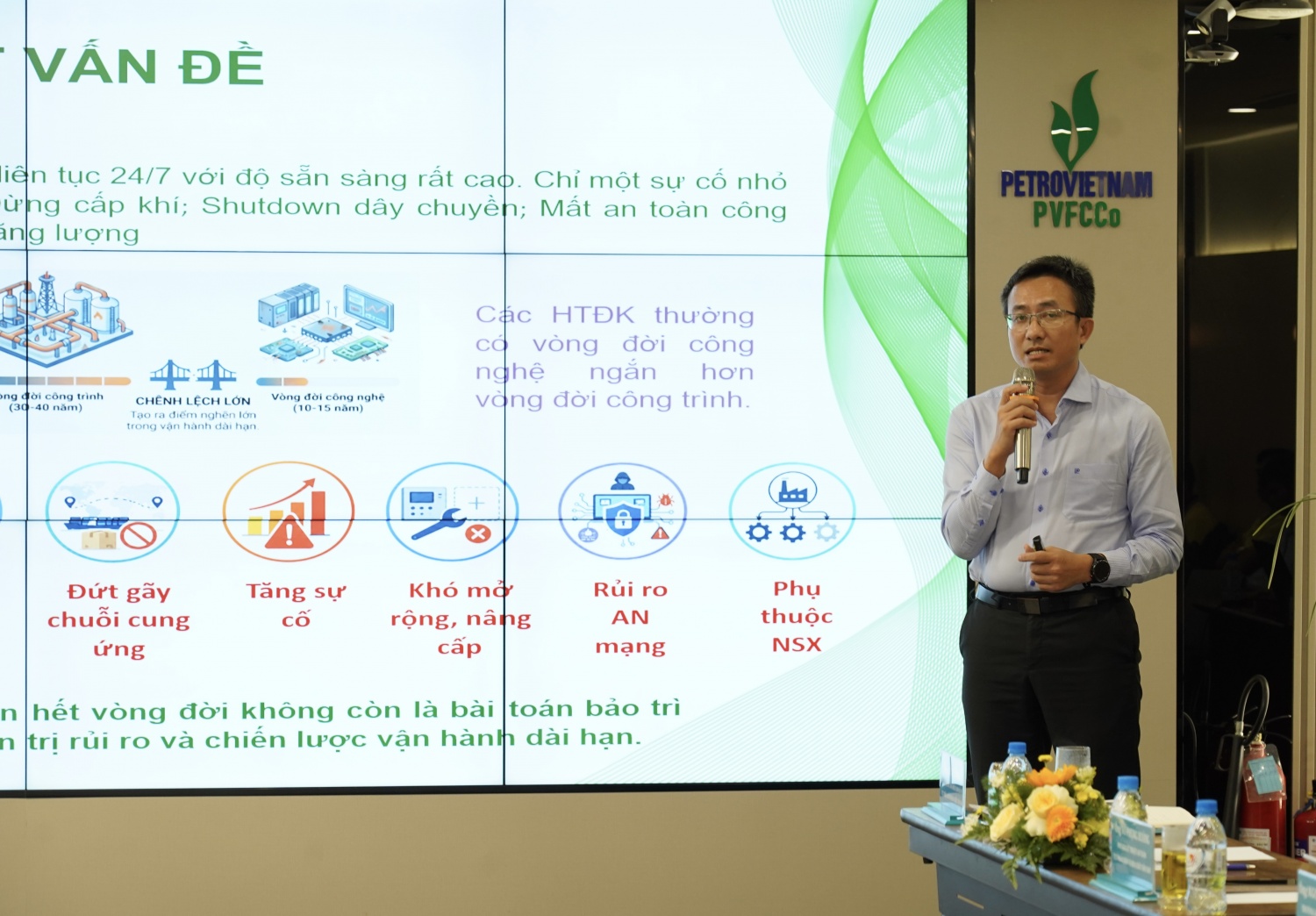 Petrovietnam nâng cao hiệu quả quản trị thiết bị trong lĩnh vực công nghiệp khí và lọc hóa dầu Petrovietnam nâng cao hiệu quả quản trị thiết bị trong lĩnh vực công nghiệp khí và lọc hóa dầu