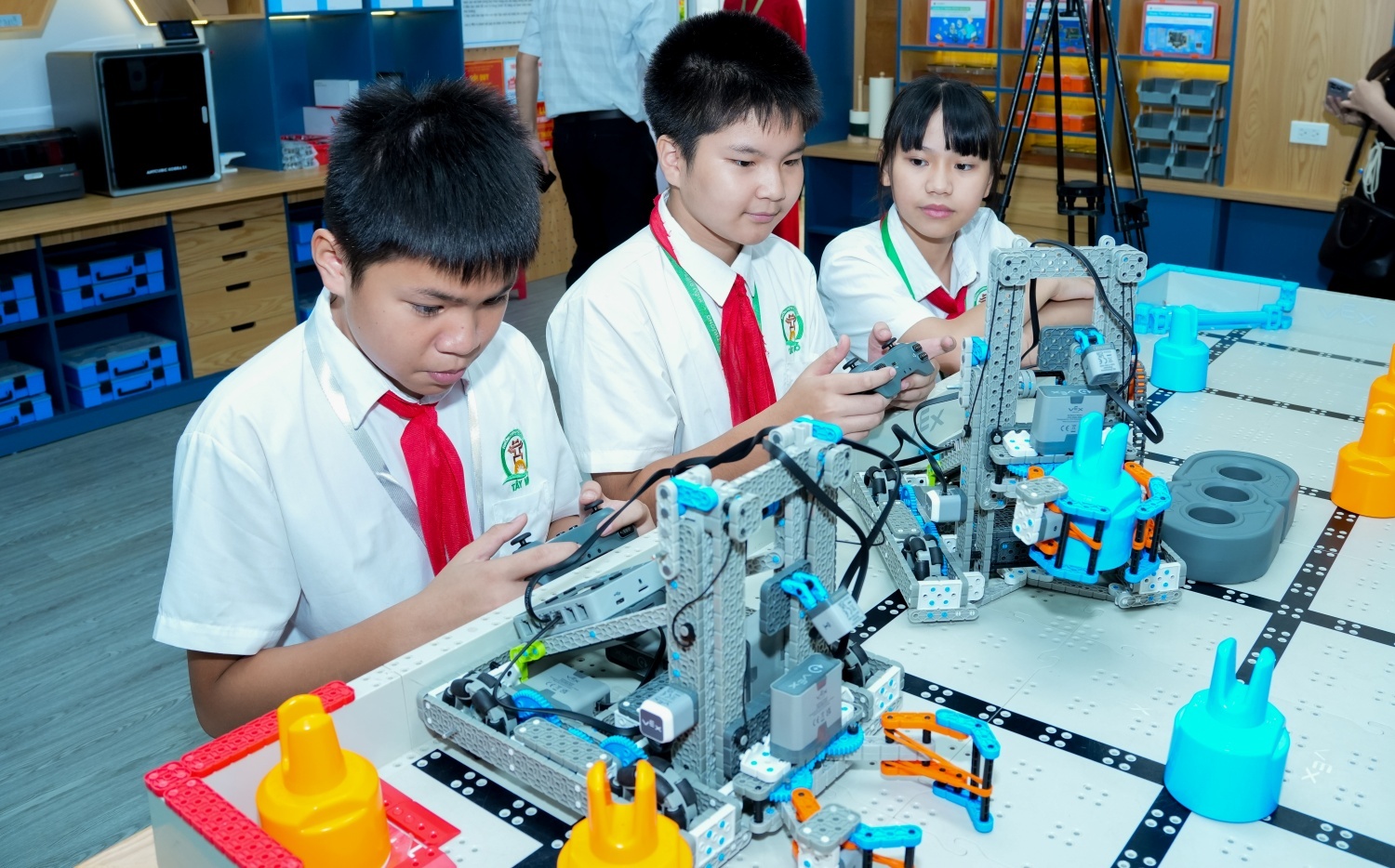 Phòng thực hành STEM không chỉ là mô hình giáo dục tiên tiến mà còn là “chìa khóa” để trang bị cho thế hệ trẻ tương lai của đất nước những phẩm chất, năng lực cần thiết của công dân trong kỷ nguyên mới.