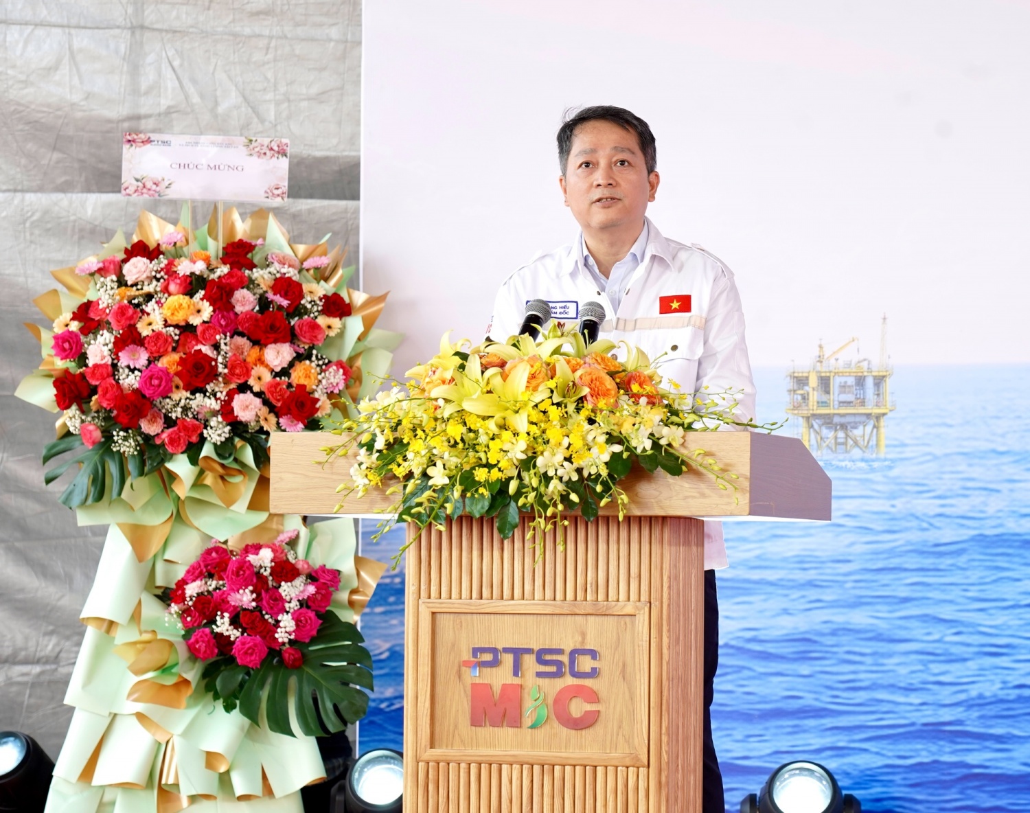 PTSC M&C hạ thủy giàn xử lý trung tâm Lạc Đà Vàng-A, sẵn sàng cho giai đoạn lắp đặt ngoài khơi