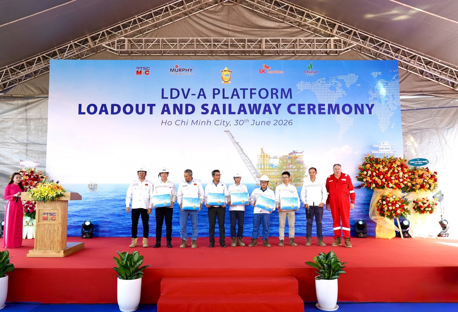 PTSC M&C hạ thủy giàn xử lý trung tâm Lạc Đà Vàng-A, sẵn sàng cho giai đoạn lắp đặt ngoài khơi