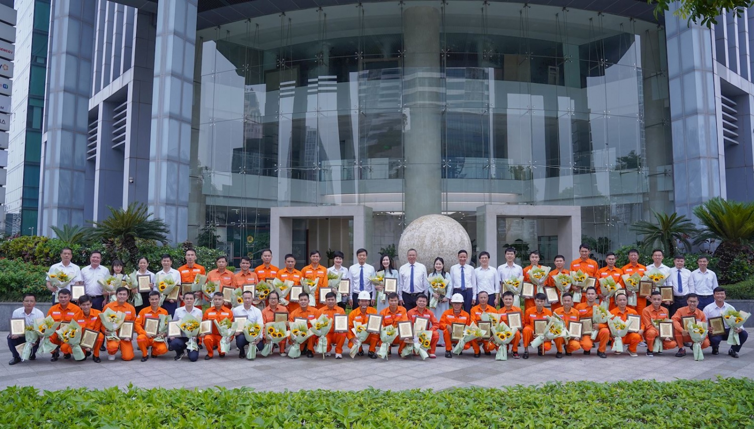 EVNGENCO1 sản xuất được gần 19,7 tỷ kWh trong nửa đầu năm 2026 EVNGENCO1 sản xuất được gần 19,7 tỷ kWh trong nửa đầu năm 2026
