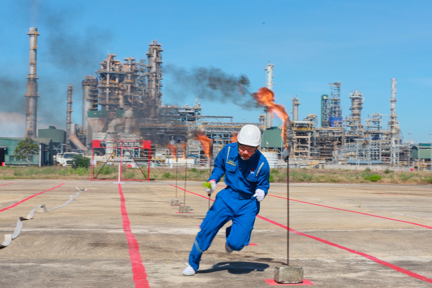 Nâng cao tay nghề và bản lĩnh trong bảo đảm an toàn NMLD Dung Quất Nâng cao tay nghề và bản lĩnh trong bảo đảm an toàn NMLD Dung Quất