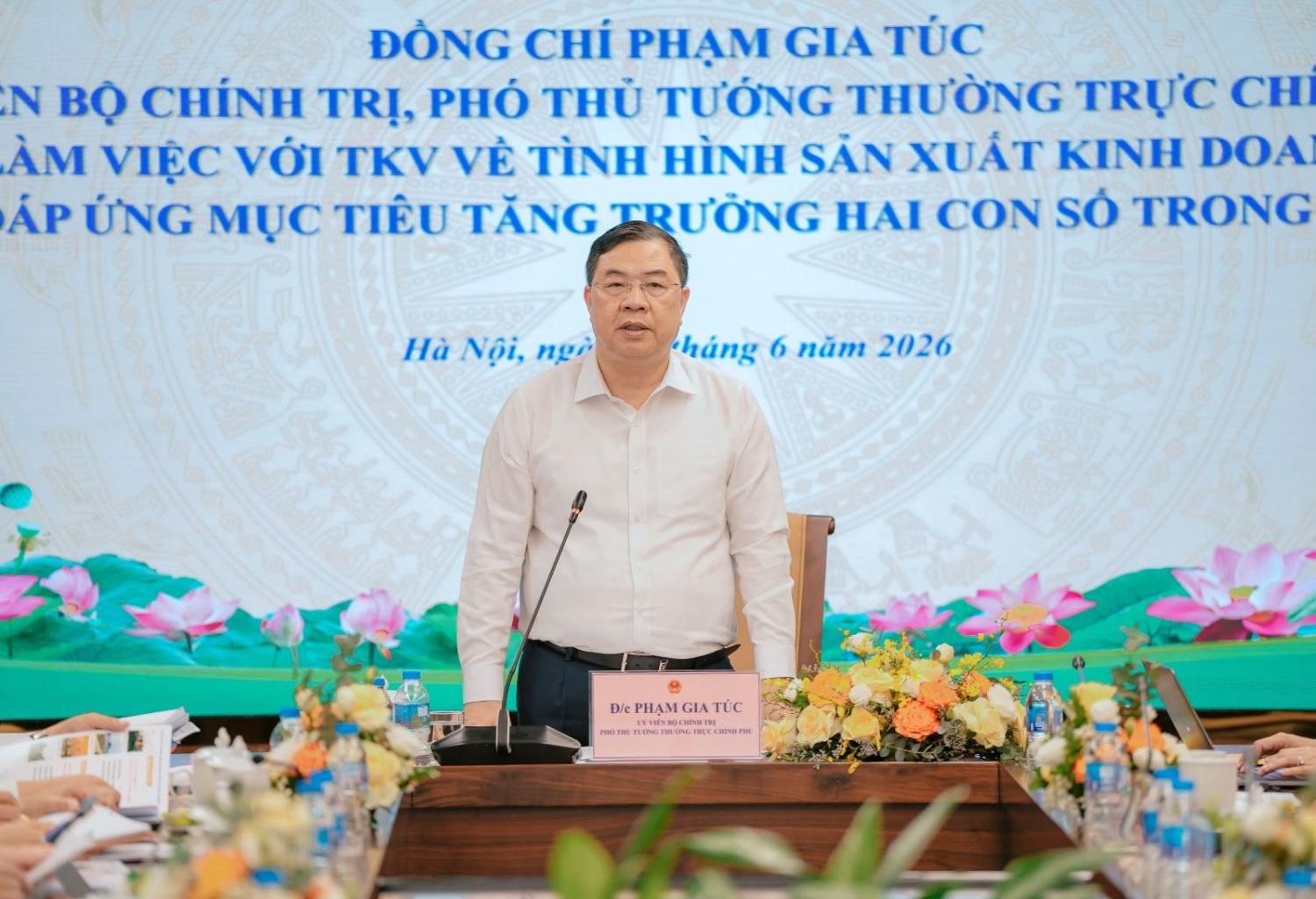 Phó Thủ tướng Thường trực Phạm Gia Túc làm việc cùng TKV
