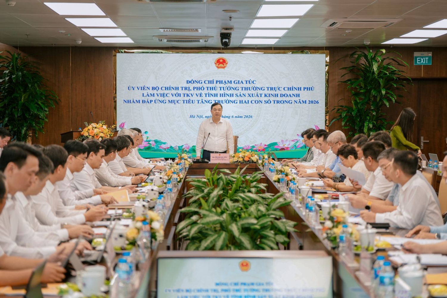 Phó Thủ tướng Thường trực Phạm Gia Túc làm việc cùng TKV