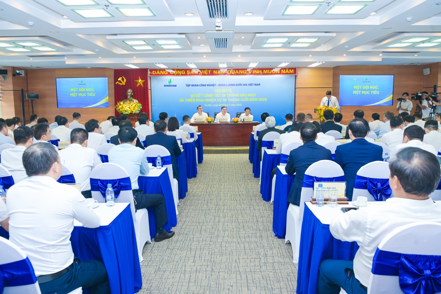 Petrovietnam đóng góp quan trọng vào ổn định kinh tế vĩ mô, bảo đảm các cân đối lớn của nền kinh tế