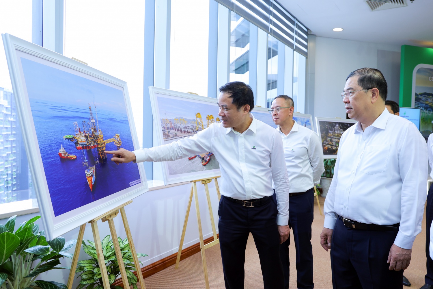 Petrovietnam phải trở thành động lực tăng trưởng, trụ cột bảo đảm an ninh năng lượng và ổn định kinh tế vĩ mô