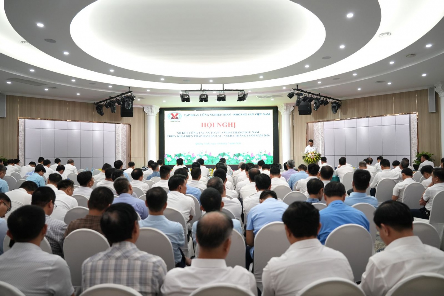 TKV luôn xác định công tác AT-VSLĐ là nhiệm vụ ưu tiên hàng đầu. TKV: An toàn - Vệ sinh lao động là nhiệm vụ ưu tiên hàng đầu