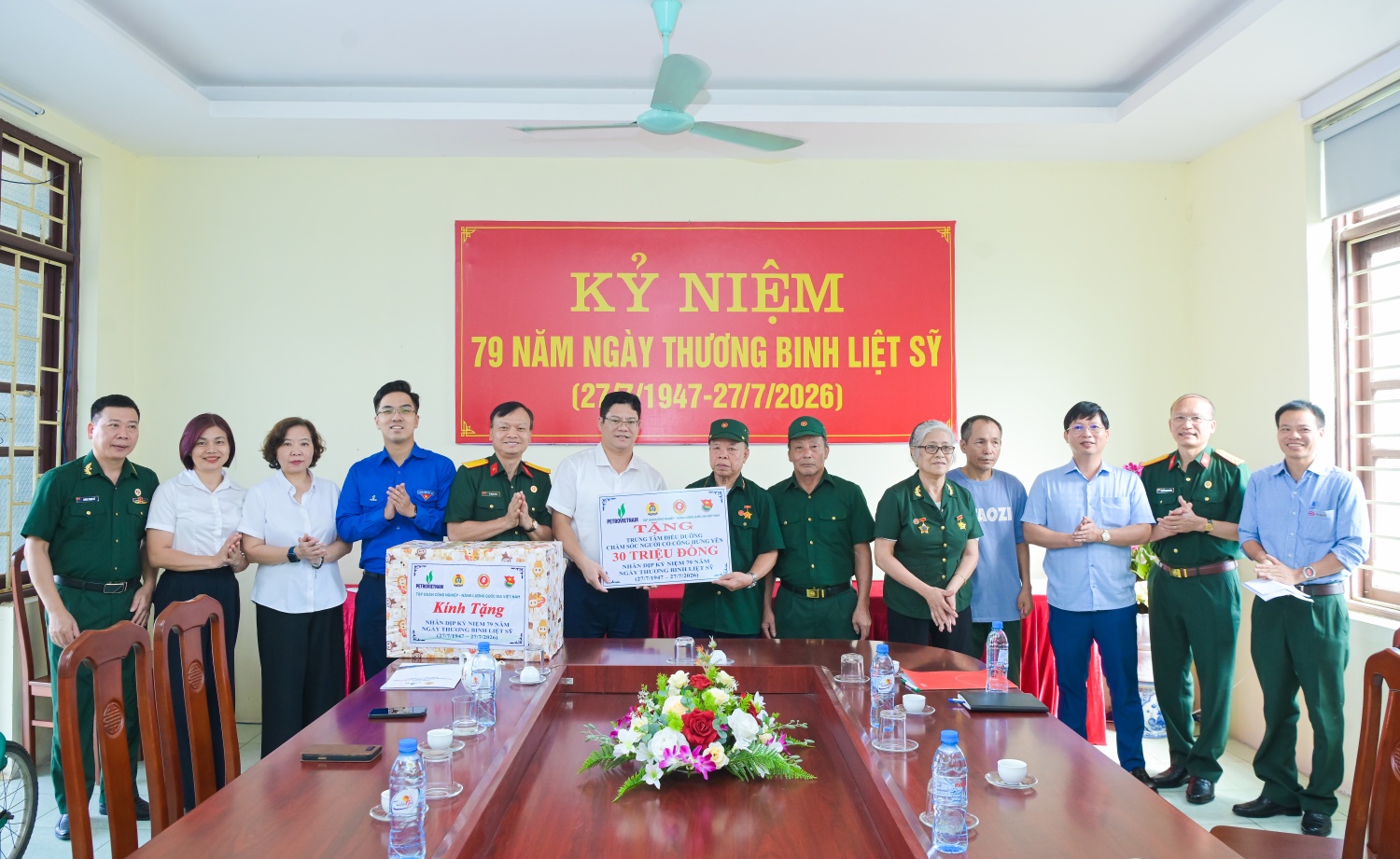 Petrovietnam thăm và tặng quà các thương, bệnh binh tại Hưng Yên, Ninh Bình