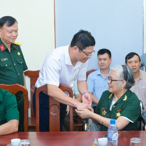 Petrovietnam thăm và tặng quà các thương, bệnh binh tại Hưng Yên, Ninh Bình