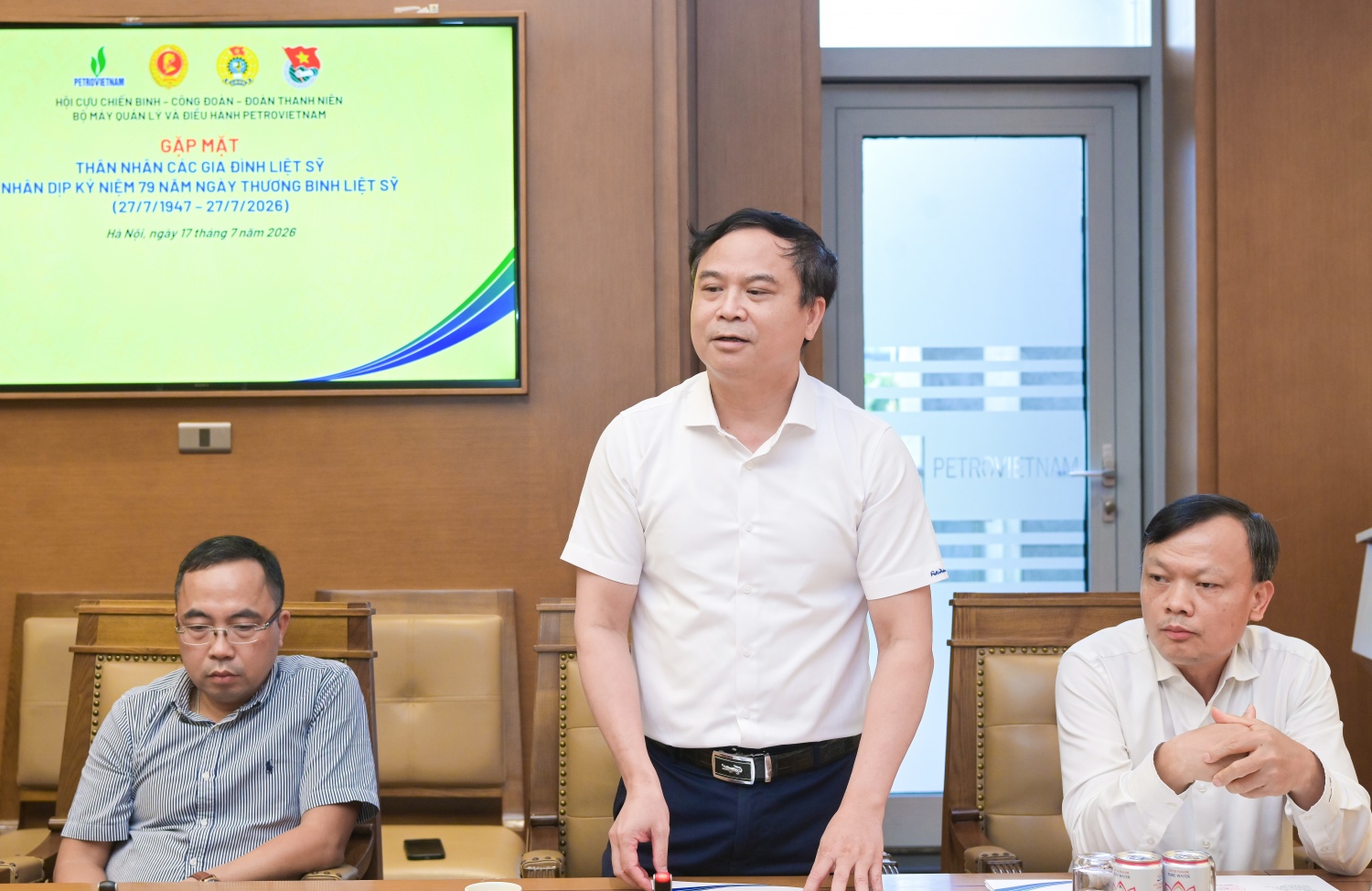 Đồng chí Đặng Văn Huệ - Chủ tịch Công đoàn BMQL&ĐH Tập đoàn gửi những lời chúc tốt đẹp và tri ân sâu sắc đến các thương - bệnh binh, các đồng chí là thân nhân gia đình liệt sĩ