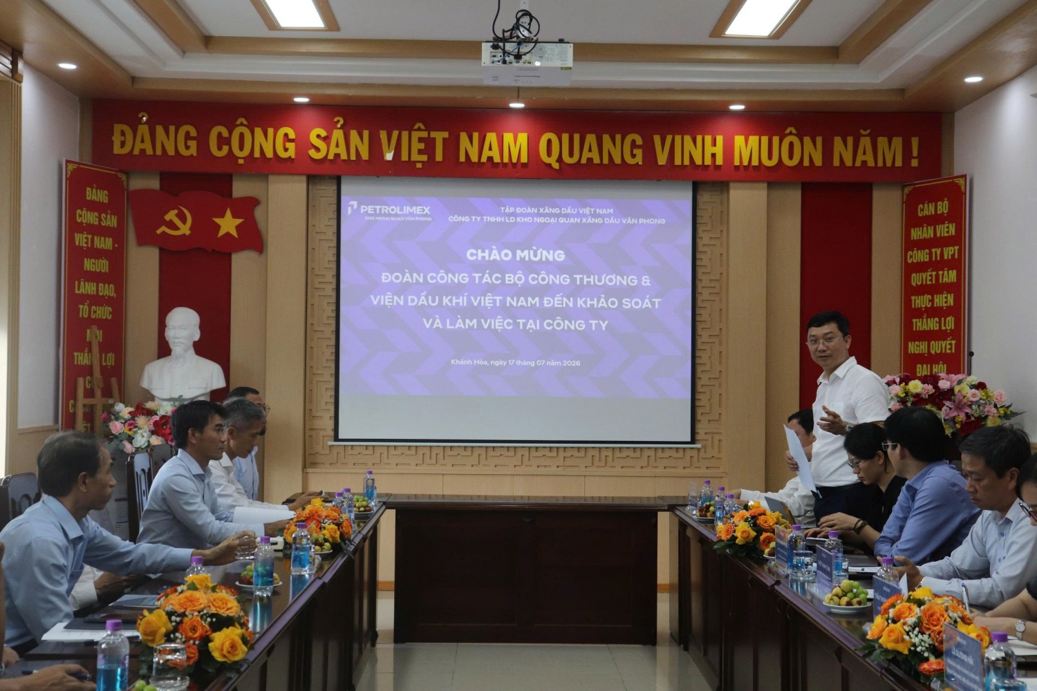 MOIT và VPI khảo sát thự địa để xây dựng Chiến lược dự trữ năng lượng quốc gia VPI Dự trữ xăng dầu
