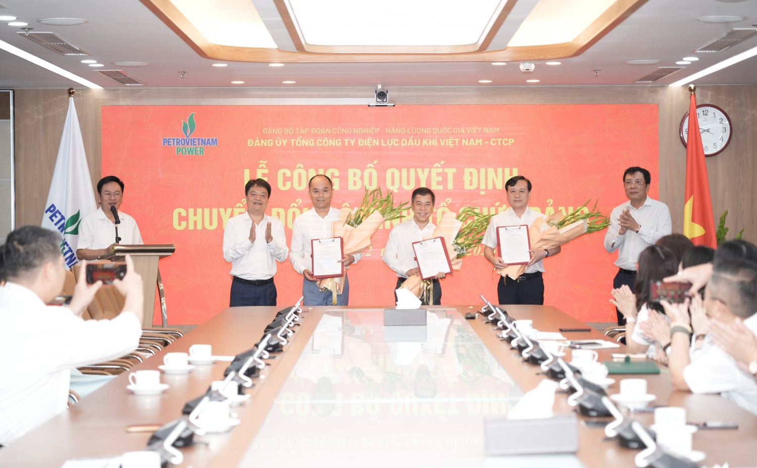 Đảng ủy PV Power chuyển đổi mô hình tổ chức Đảng của 3 đơn vị trực thuộc Đảng ủy PV Power chuyển đổi mô hình tổ chức Đảng của 3 đơn vị trực thuộc