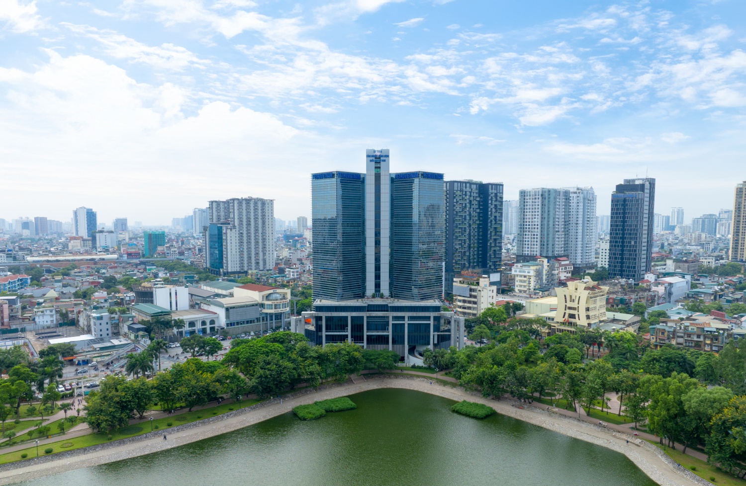 Bài 1: Từ mục tiêu Top 500 đến khát vọng nâng tầm năng lực cạnh tranh quốc gia Bài 1: Từ mục tiêu Top 500 đến khát vọng nâng tầm năng lực cạnh tranh quốc gia