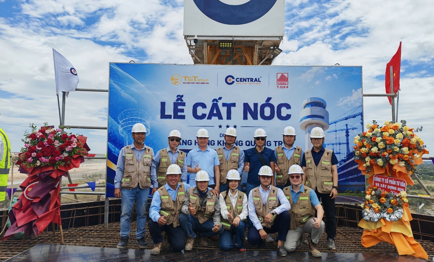 Chính thức cất nóc Đài Kiểm soát không lưu, Cảng hàng không Quảng Trị tăng tốc tiến độ