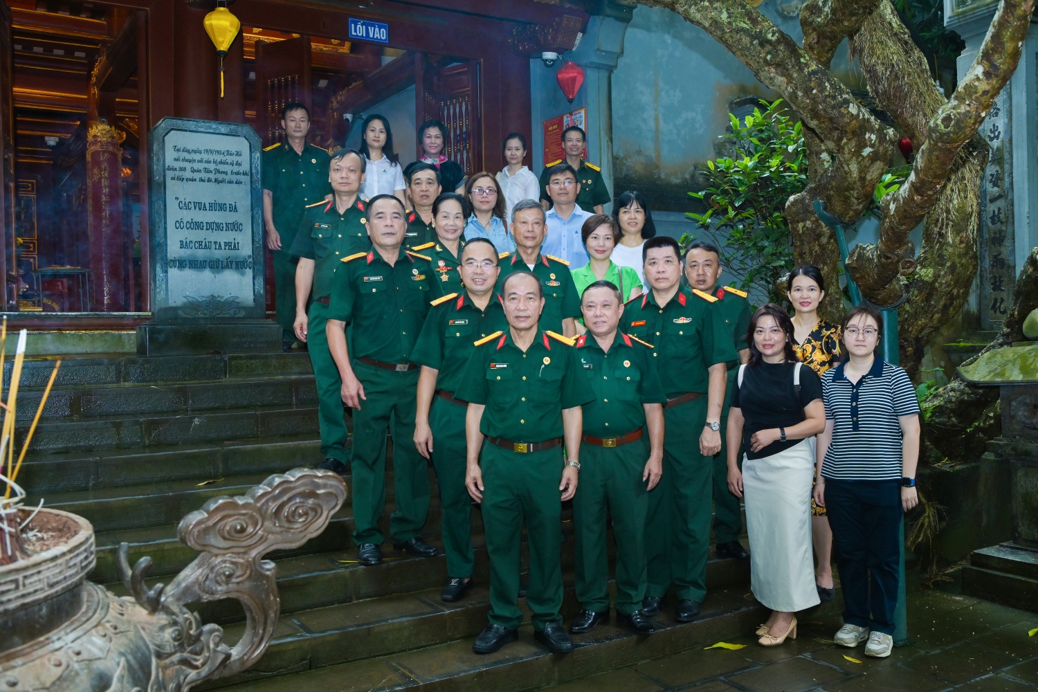Petrovietnam dâng hương tưởng niệm các Vua Hùng: Tri ân cội nguồn, bồi đắp tinh thần yêu nước