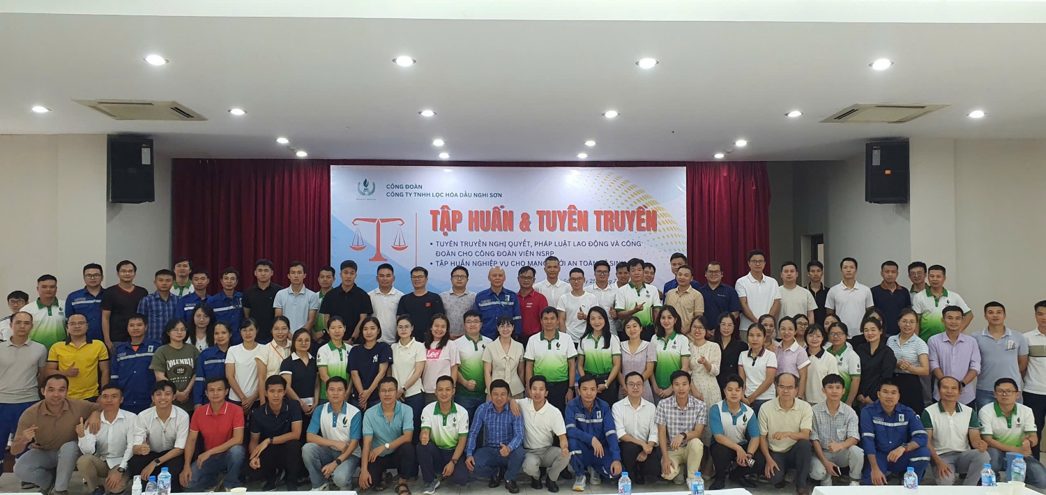 Các đại biểu tham dự chương trình