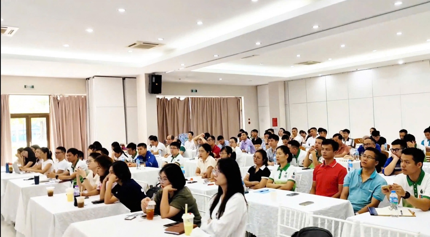 Diễn đàn thu hút đông đảo đoàn viên, người lao động tham gia