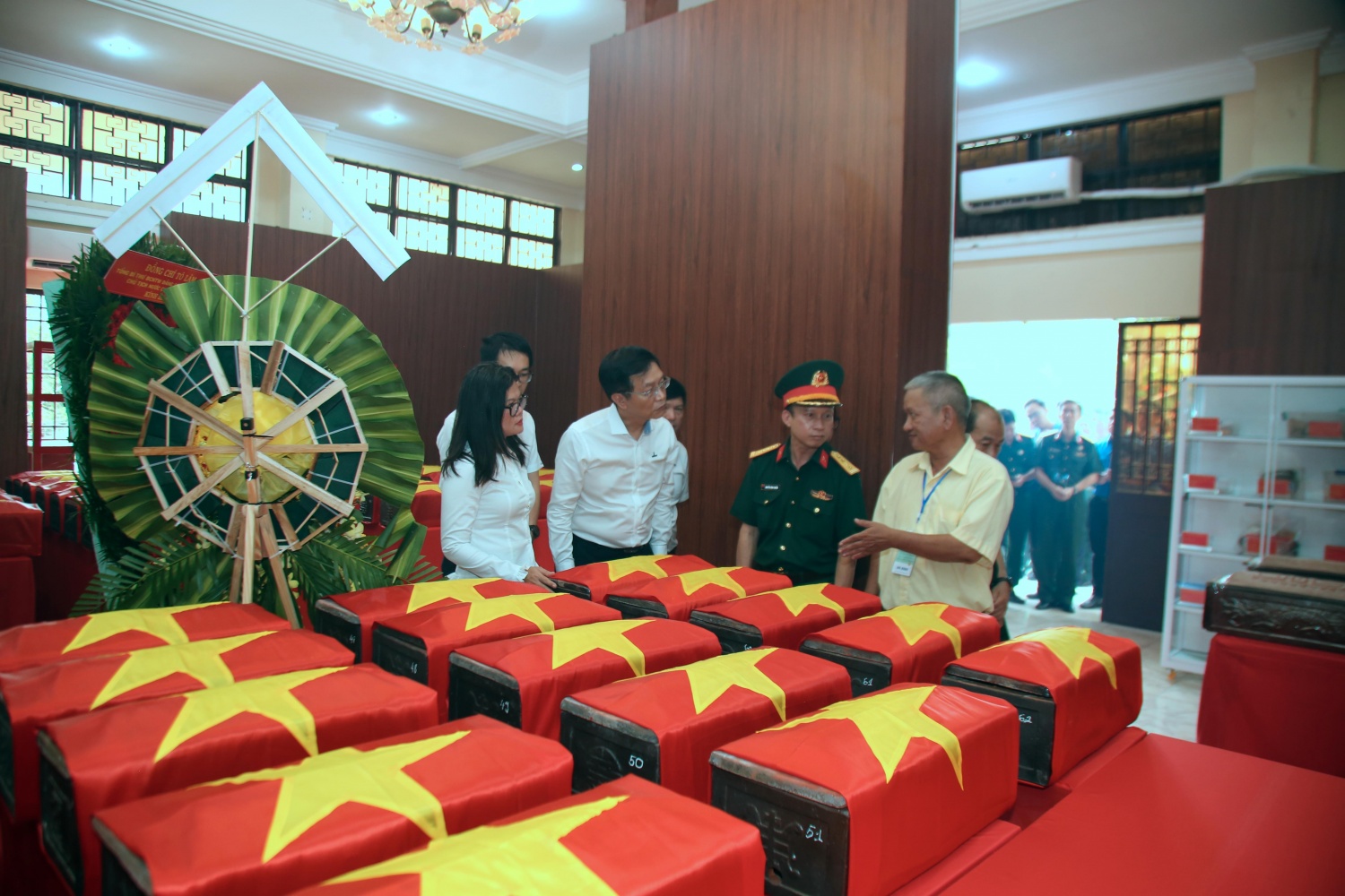 Kỳ 1: Từ một bức ảnh đến cuộc trở về của những người lính chưa biết tên Kỳ 1: Từ một bức ảnh đến cuộc trở về của những người lính chưa biết tên