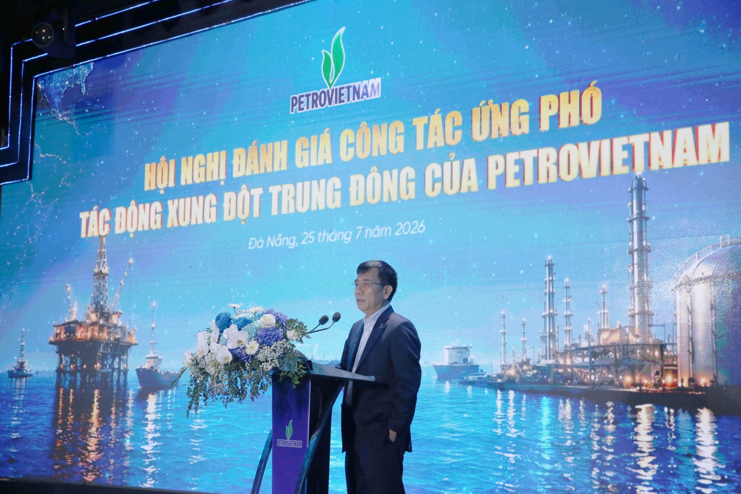 Nhìn lại những giải pháp ứng phó của PETROVIETNAM trước biến động Trung Đông Nhìn lại những giải pháp ứng phó của PETROVIETNAM trước biến động Trung Đông