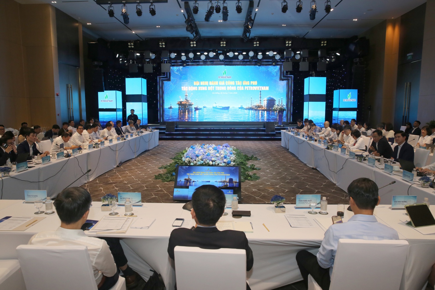 Nhìn lại những giải pháp ứng phó của PETROVIETNAM trước biến động Trung Đông Nhìn lại những giải pháp ứng phó của PETROVIETNAM trước biến động Trung Đông