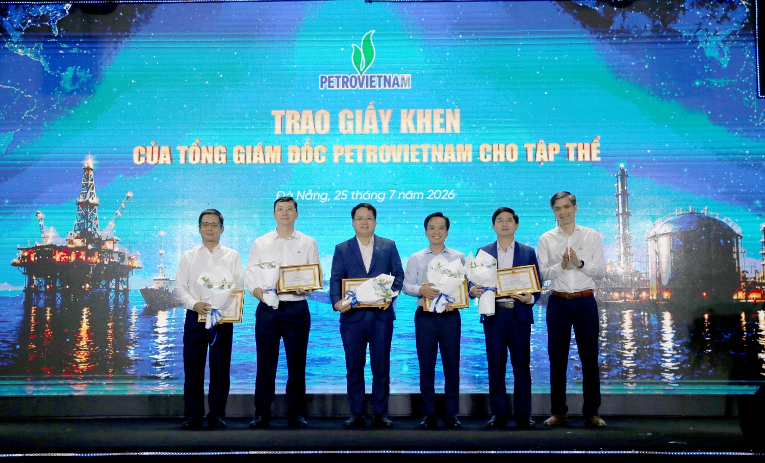 Nhìn lại những giải pháp ứng phó của Petrovietnam trước biến động Trung Đông Nhìn lại những giải pháp ứng phó của Petrovietnam trước biến động Trung Đông