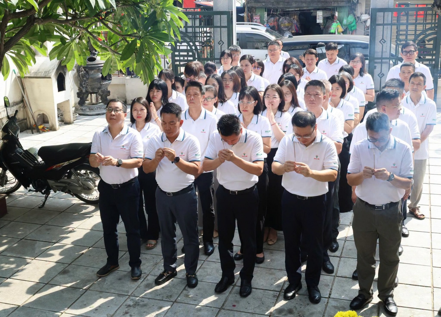 PVFCCo – Phú Mỹ lan tỏa đạo lý Uống nước nhớ nguồn nhân Ngày Thương binh - Liệt sỹ 27/7 PVFCCo - Phú Mỹ lan tỏa đạo lý “Uống nước nhớ nguồn” nhân kỷ niệm Ngày Thương binh - Liệt sĩ
