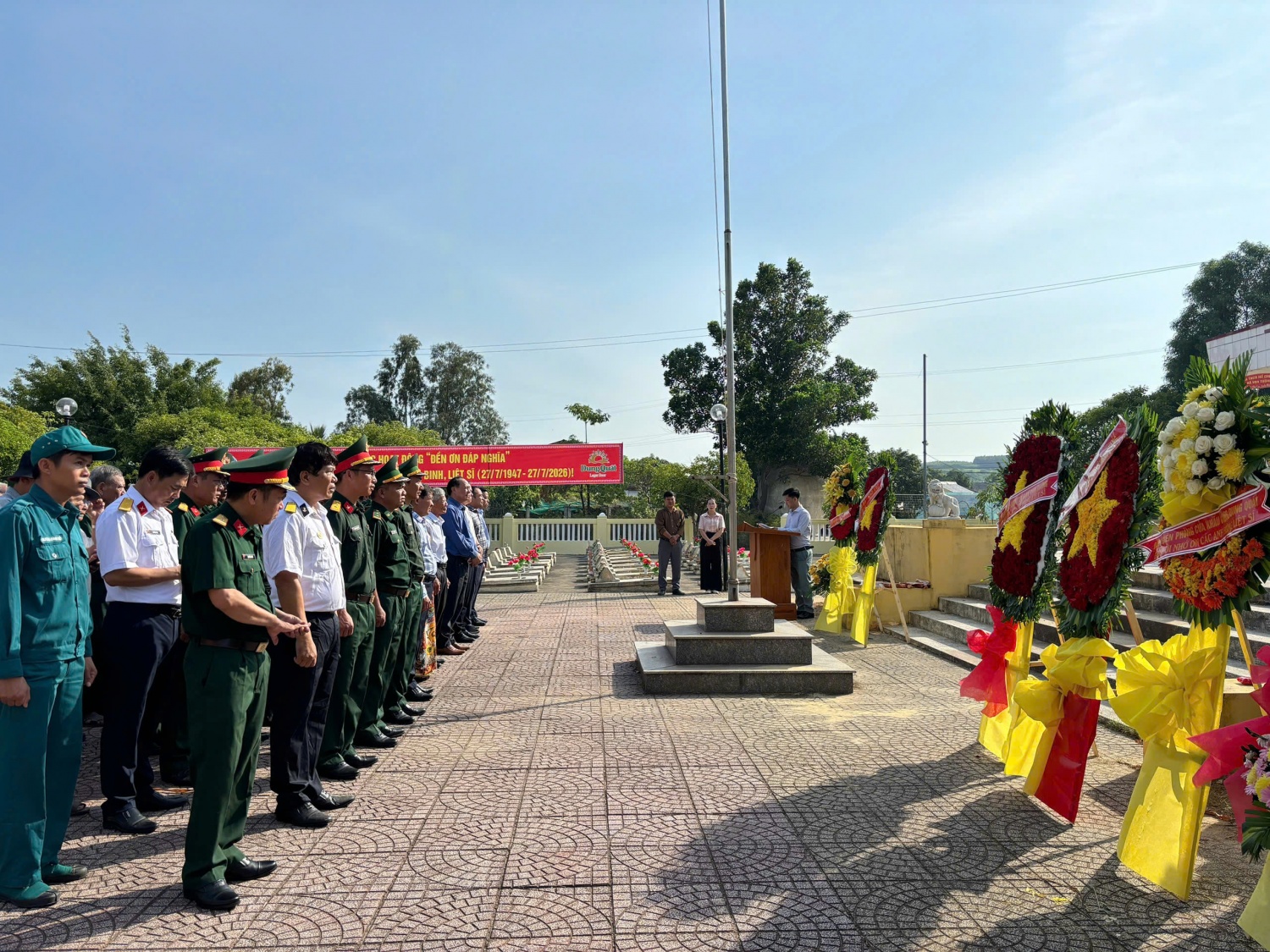 PTSC Quảng Ngãi tri ân người có công với cách mạng xã Vạn Tường PTSC Quảng Ngãi tri ân người có công với cách mạng xã Vạn Tường