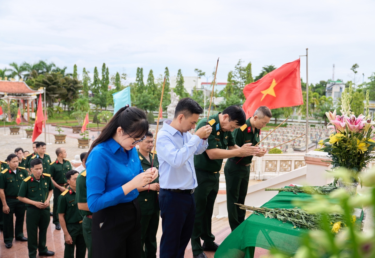 PVCFC tri ân các Anh hùng liệt sĩ tại Nghĩa trang Liệt sĩ tỉnh Cà Mau