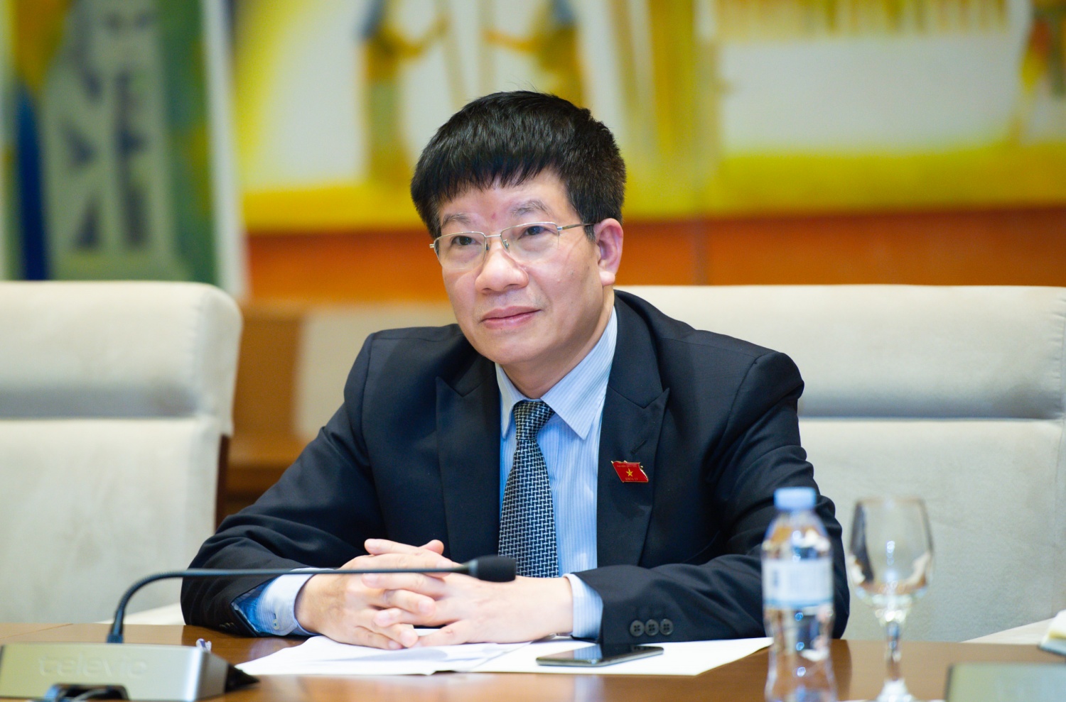 Cởi bỏ 
