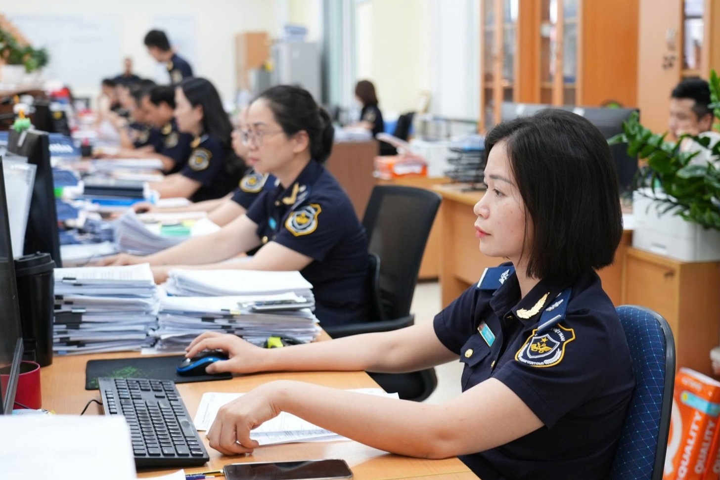 Tin tức kinh tế ngày 30/7: Bộ Tài chính bãi bỏ 7 thủ tục hải quan trong lĩnh vực hàng miễn thuế