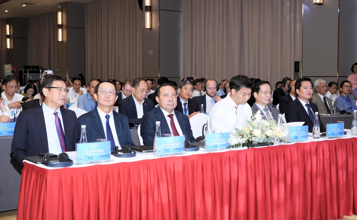 Các đại biểu tham dự hội nghị
