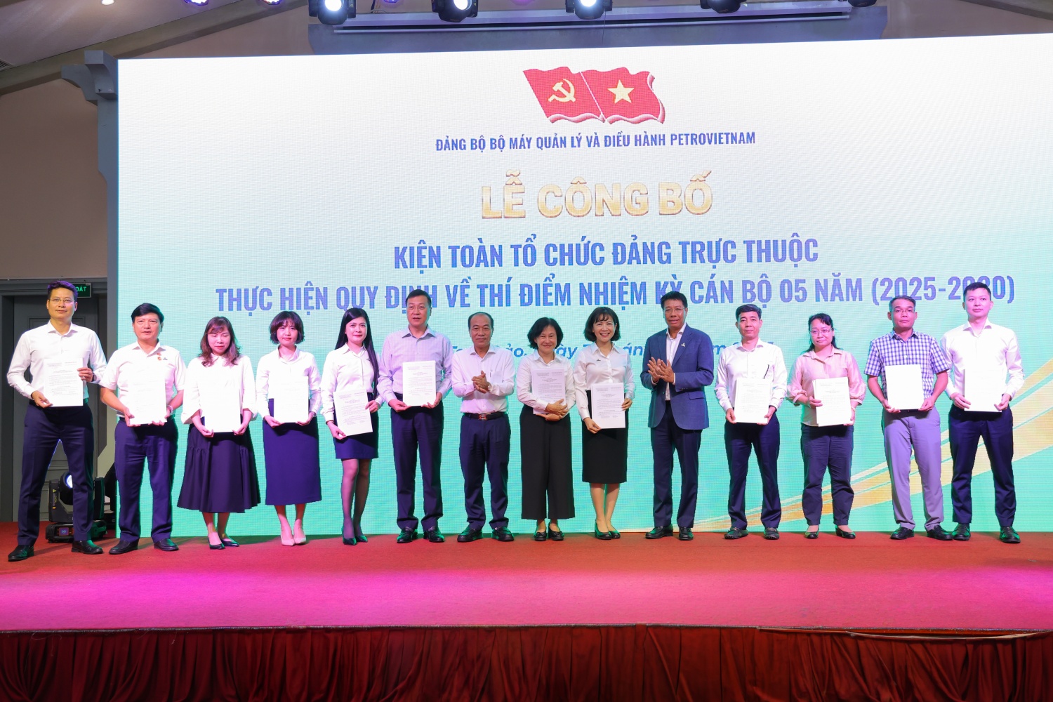 Đảng bộ Bộ máy QL&ĐH Petrovietnam kiện toàn tổ chức bộ máy các tổ chức đảng trực thuộc