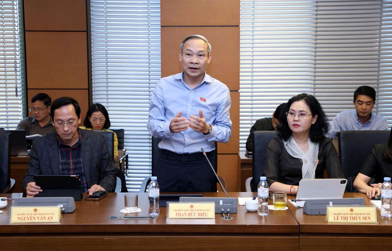ĐBQH Phan Đức Hiếu: Cần tận dụng tối đa nguồn lực, hạ tầng dầu khí cho phát triển năng lượng mới ĐBQH Phan Đức Hiếu: Cần tận dụng tối đa nguồn lực, hạ tầng dầu khí cho phát triển năng lượng mới