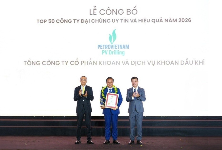 Chủ tịch HĐQT PV Drilling Mai Thế Toàn – Đại diện Tổng công ty nhận vinh danh Top 50 Công ty Đại chúng uy tín và hiệu quả (VIX50) năm 2026