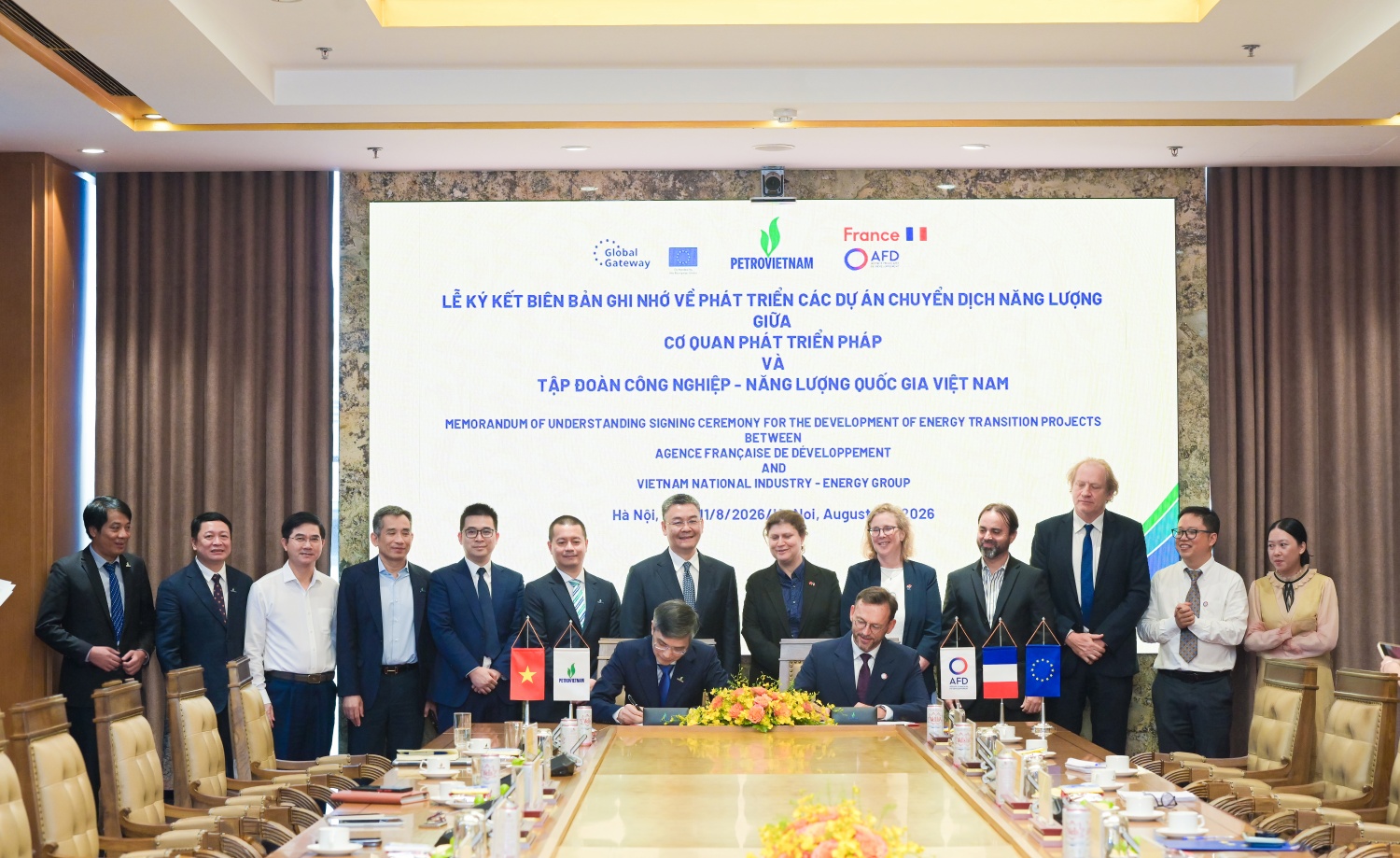 Petrovietnam và AFD ký Biên bản ghi nhớ (MoU) về hợp tác phát triển các dự án chuyển dịch năng lượng